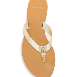Tory Burch Manon Thong Sandal- Metallic Veg Nappa